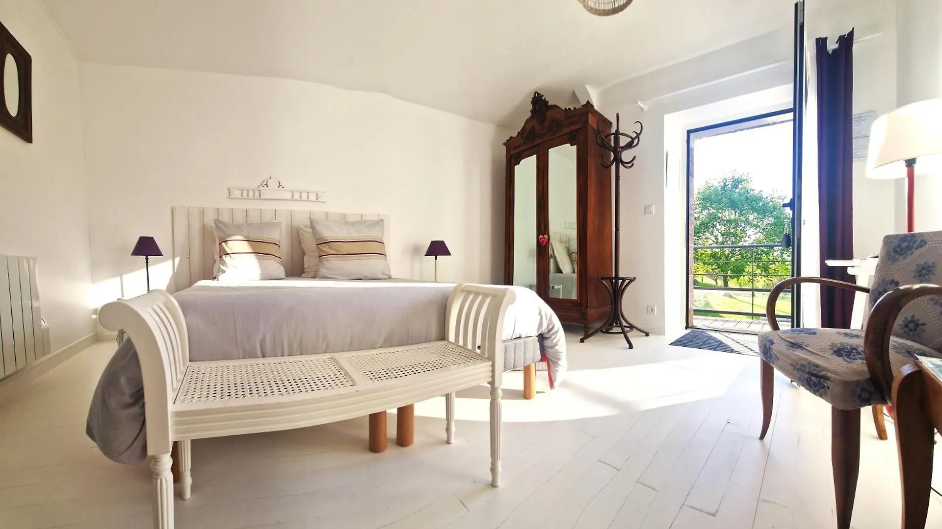 La Fontaine De Resnel Bed and Breakfast Frehel Bed & Breakfast